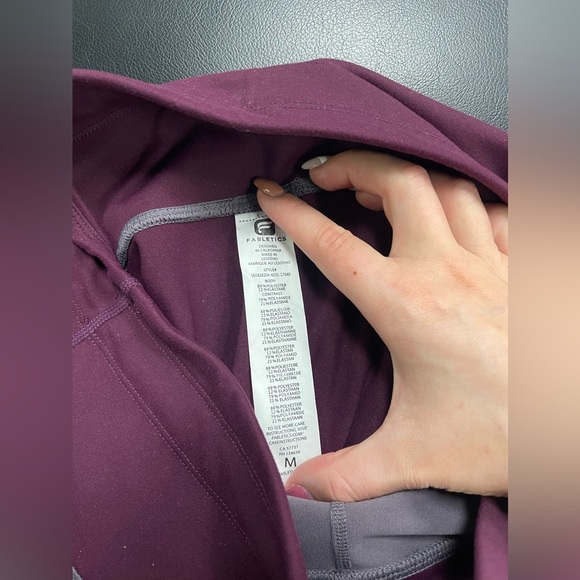 Women’s Fabletics Leggings - Picture 3 of 3